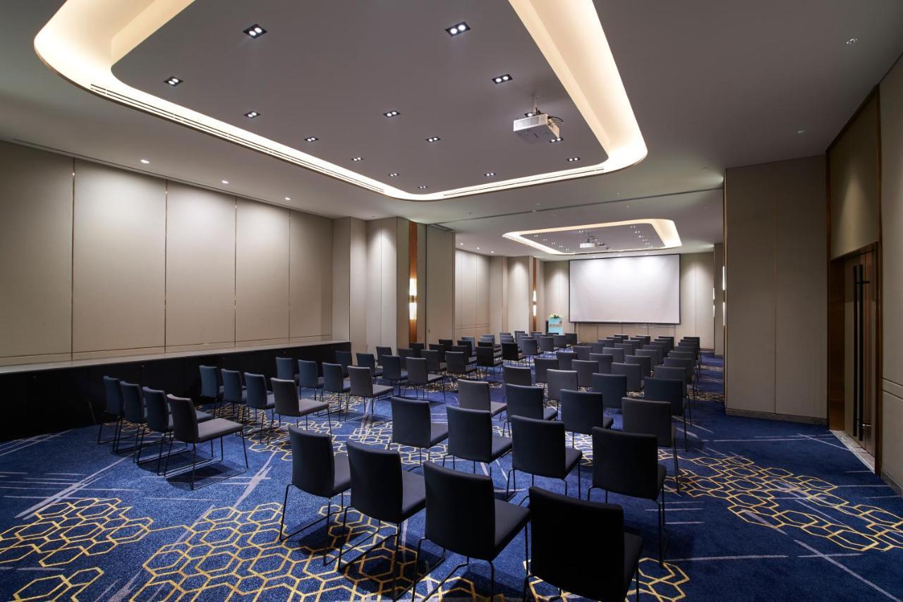 Amari Watergate - Sha Extra Certified Hotel